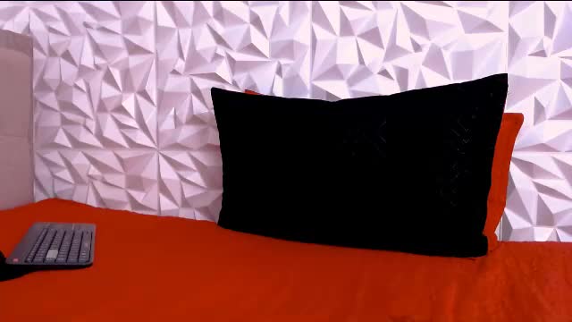 carolinelover_35 Adult Chat June 14, 2026