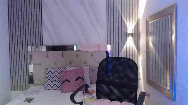 julieta__fox_ Adult Chat June 14, 2026