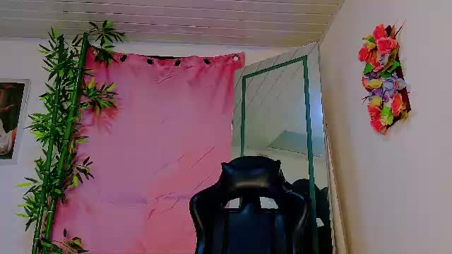 scarletjonesx Adult Chat June 14, 2026