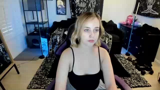luna_lovelyy Adult Chat June 15, 2026