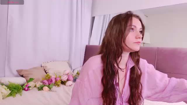 holly_kittenss Adult Chat June 15, 2026