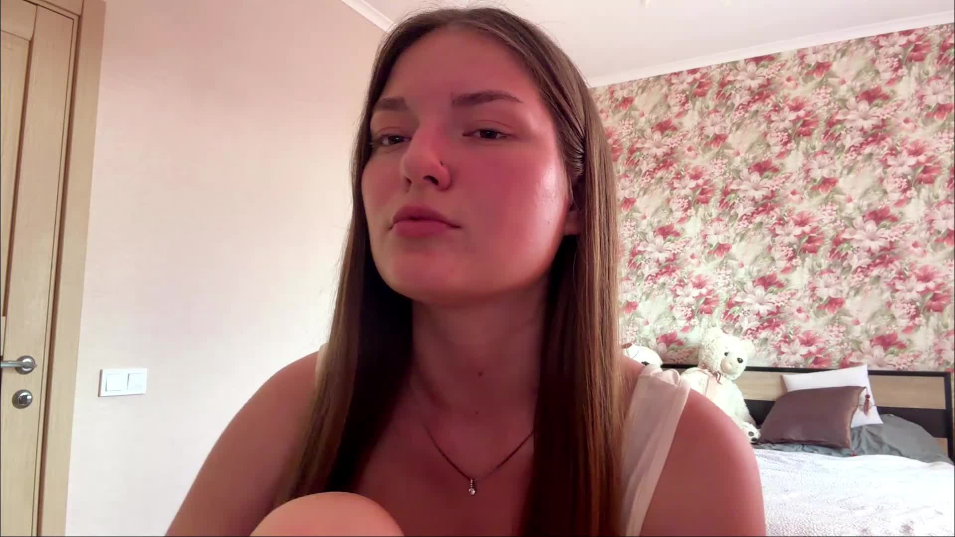 lizzzanatoo Adult Chat June 15, 2026
