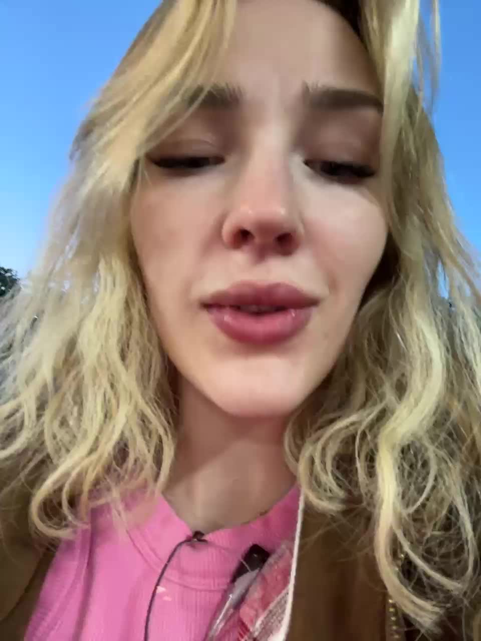 AlinnaAnnila Adult Chat June 15, 2026