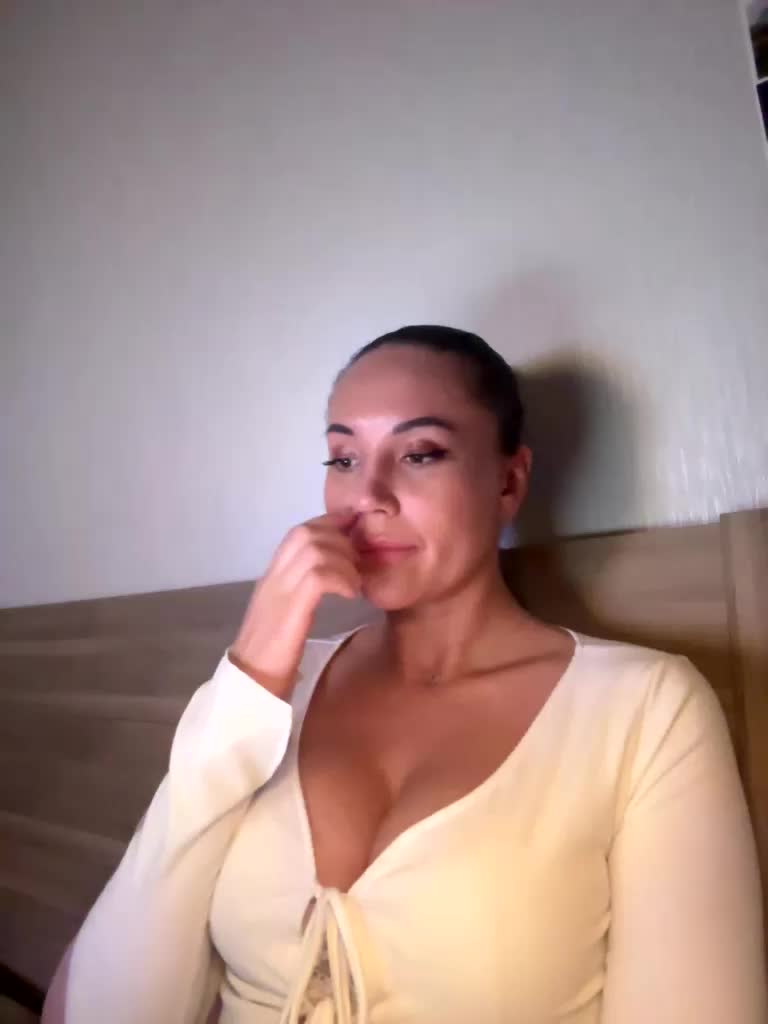 QWEENII Adult Chat June 15, 2026