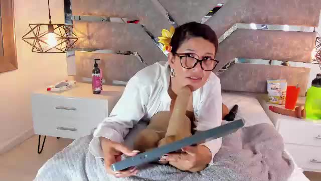 slut_milf_ Adult Chat June 15, 2026