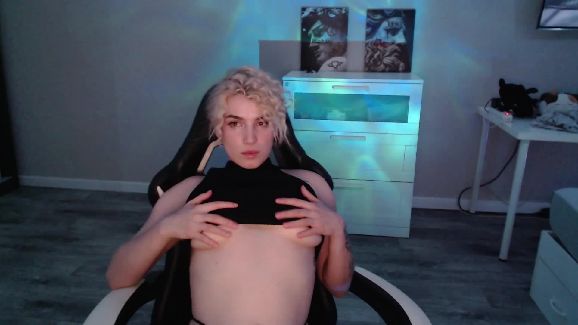 KissMeSlow- Adult Chat June 15, 2026