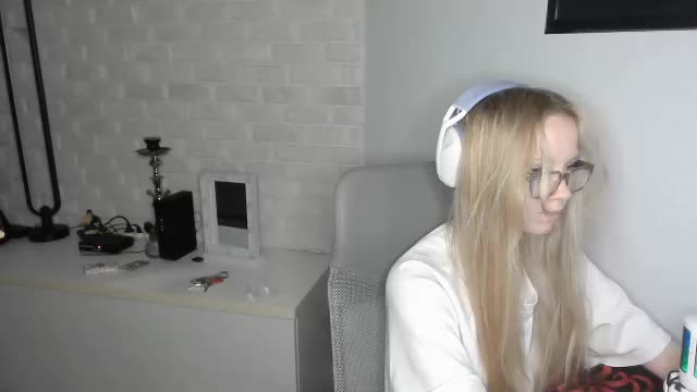 deeannnye Adult Chat June 16, 2026