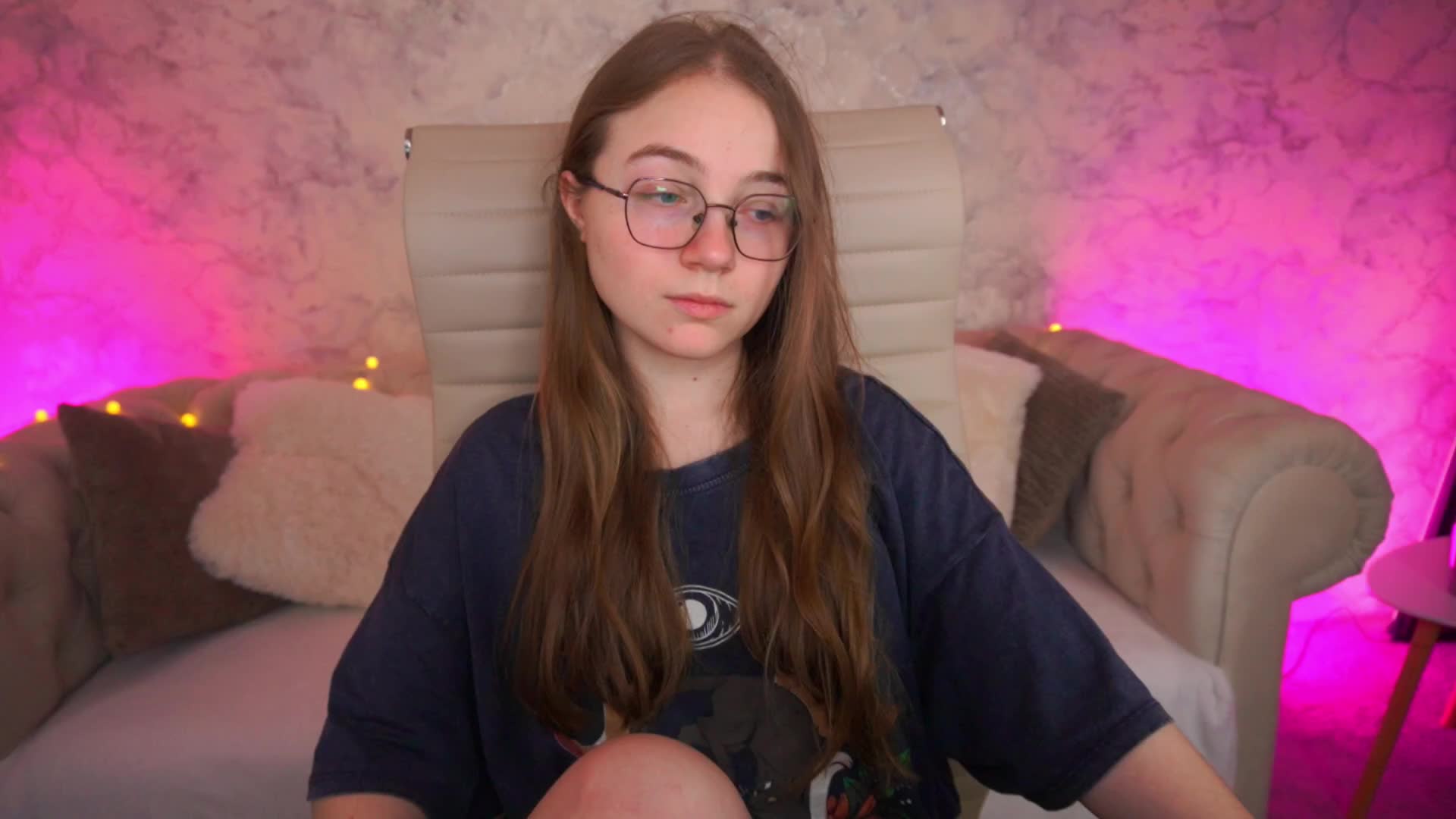 ArrinaWairr Adult Chat June 16, 2026