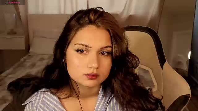 vivien_ross Adult Chat June 16, 2026