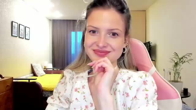 julie_flores Adult Chat June 16, 2026
