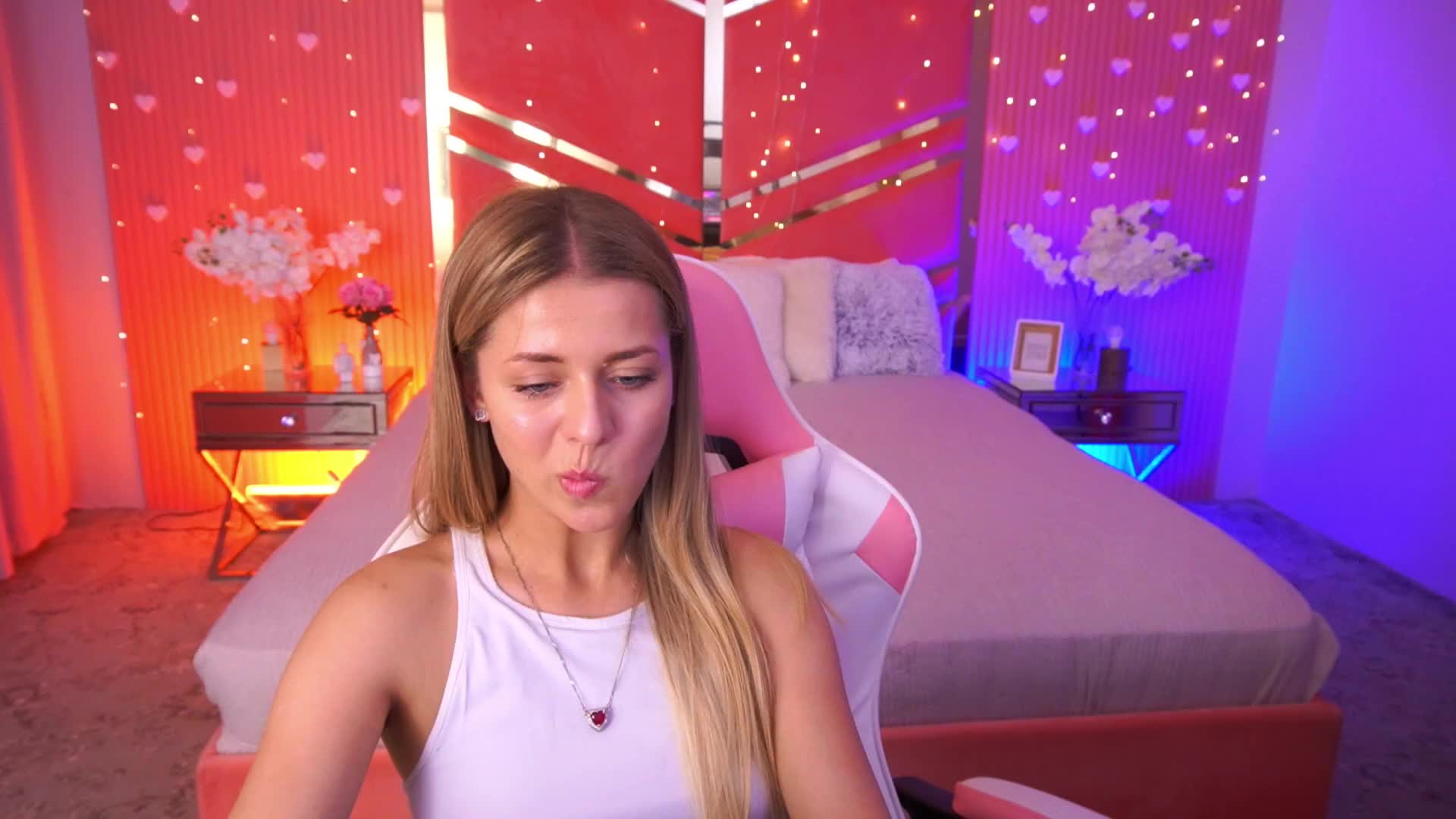 LoveeDove Adult Chat June 17, 2026