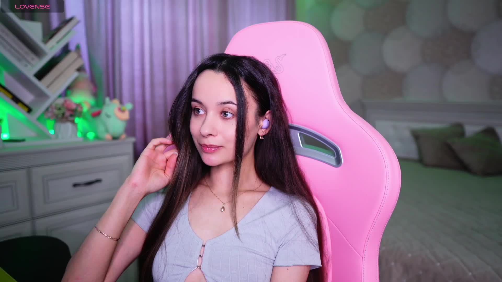 JuicyAngel Adult Chat June 18, 2026
