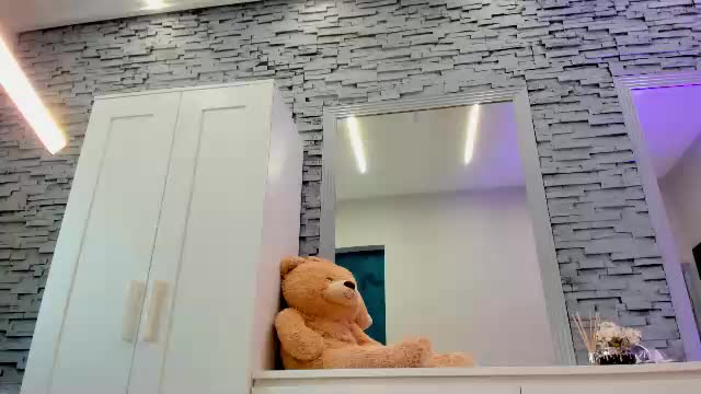 reina_cummings Adult Chat June 19, 2026