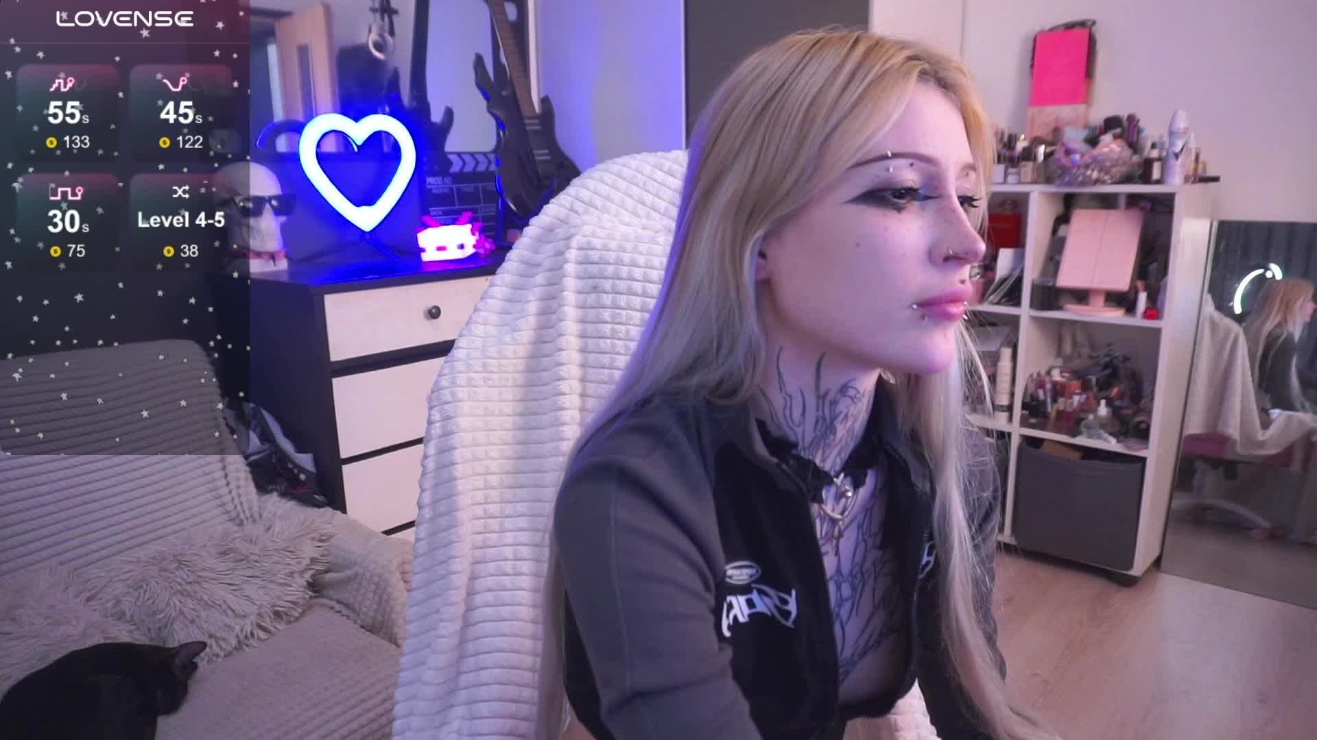 fraulein-mooon Adult Chat June 19, 2026
