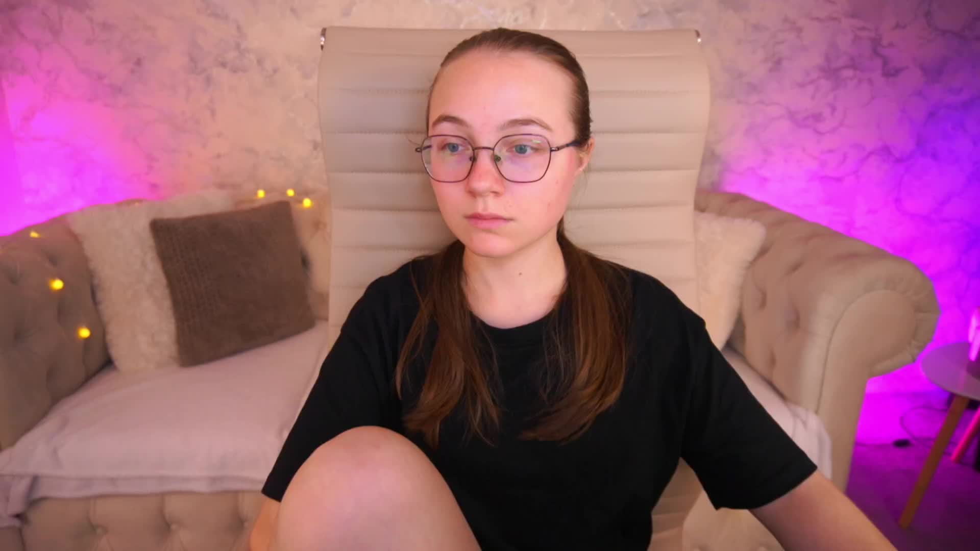 ArrinaWairr Adult Chat June 20, 2026