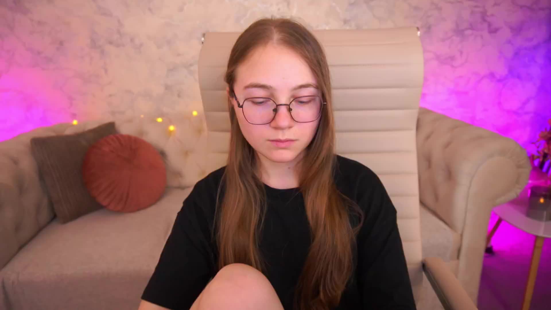 ArrinaWairr Adult Chat June 24, 2026