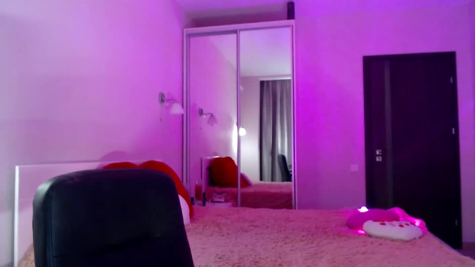 lovelybird69 Adult Chat June 24, 2026