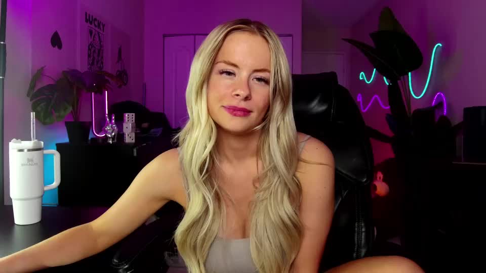 oliviaowens Adult Chat June 25, 2026