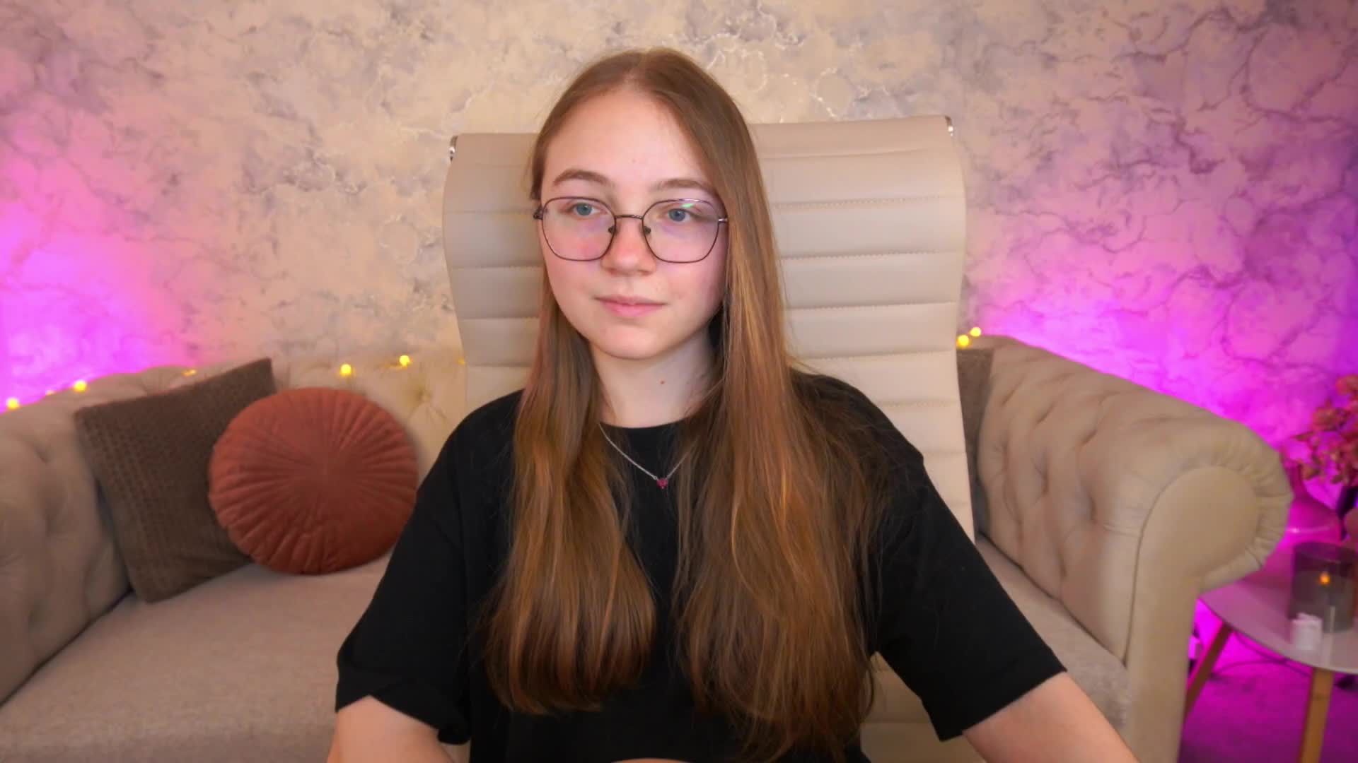 ArrinaWairr Adult Chat June 25, 2026