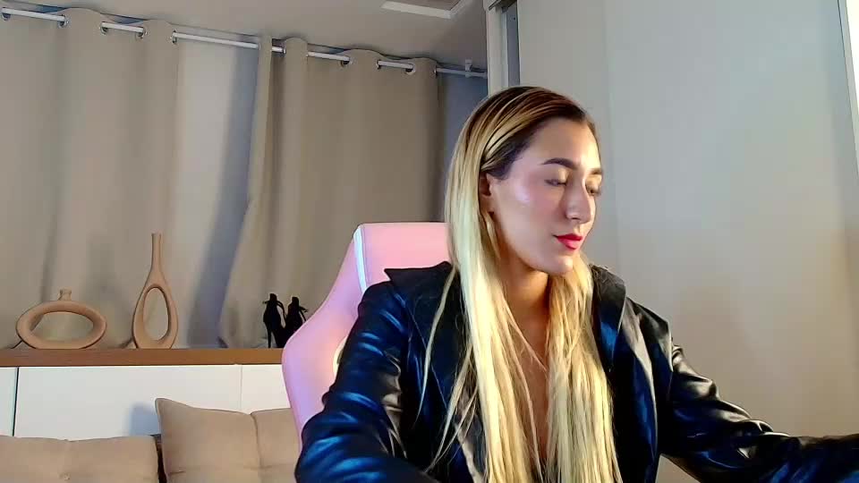 luna_velvvet Adult Chat June 27, 2026