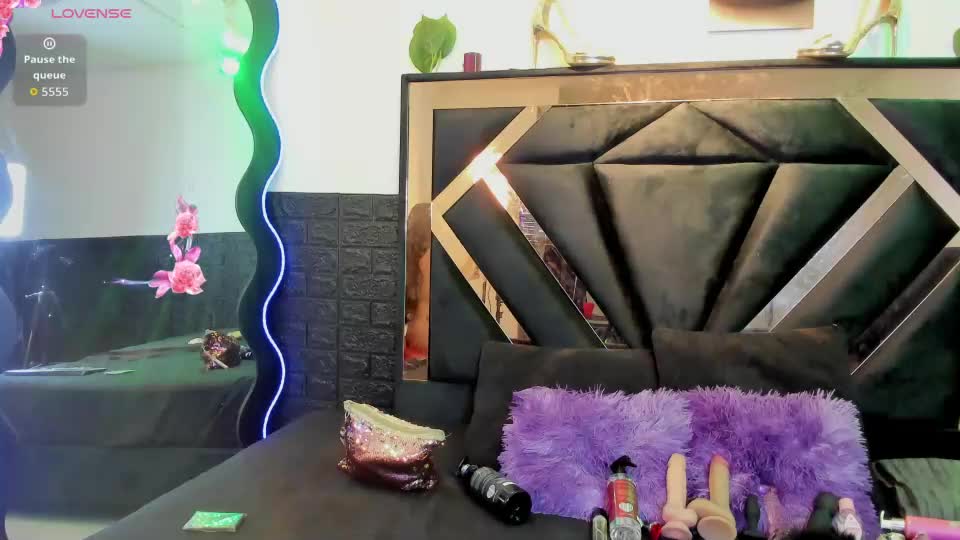 queen_jen Adult Chat June 28, 2026