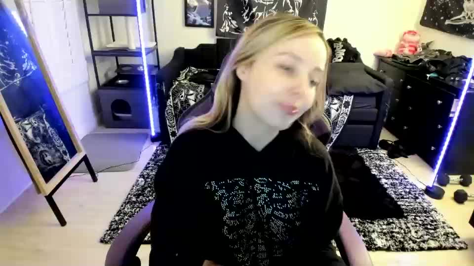 luna_lovelyy Adult Chat June 28, 2026