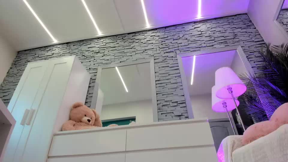 reina_cummings Adult Chat June 28, 2026