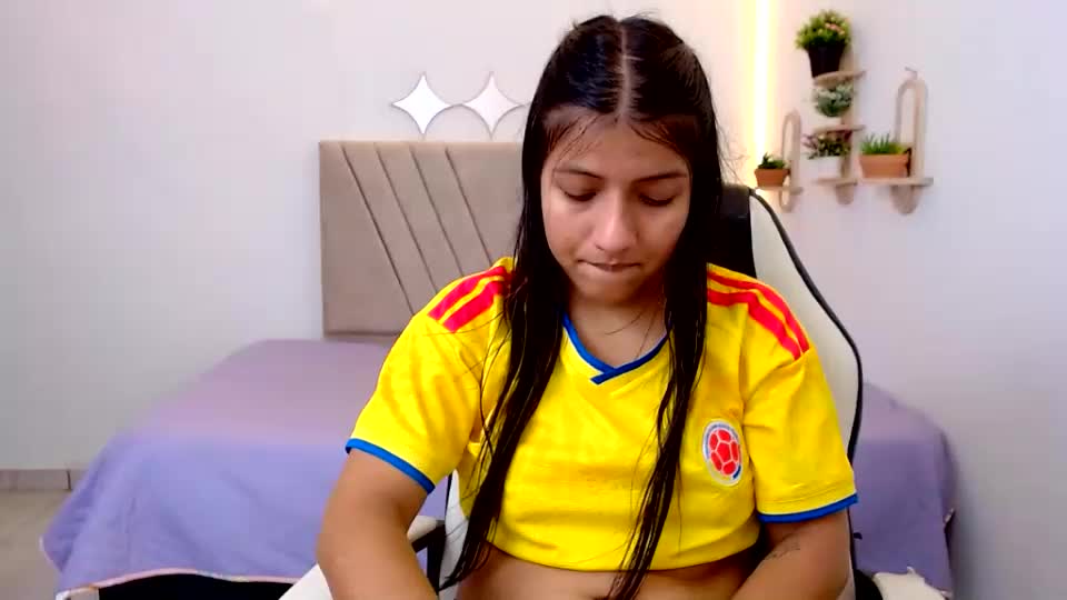 zara_cute18 Adult Chat June 28, 2026