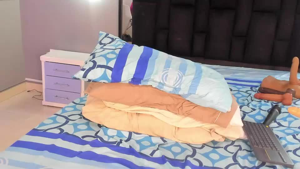 zoe_curvyy Adult Chat June 30, 2026