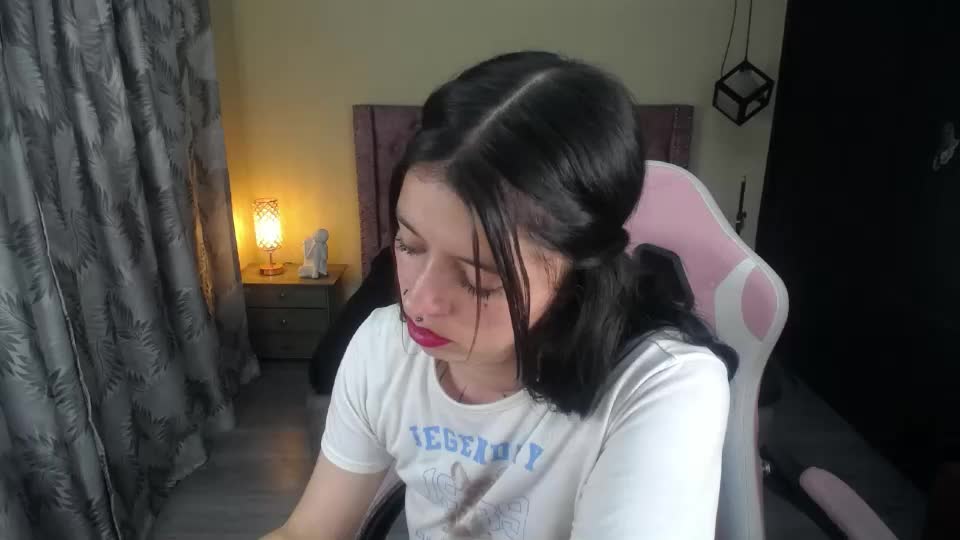 lucia_evans21 Adult Chat July 1, 2026