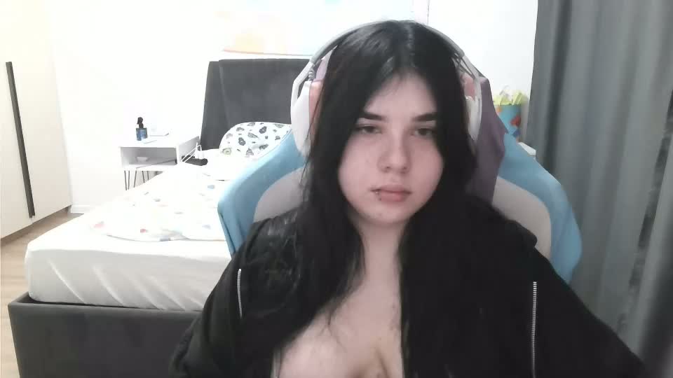julianesanzo Adult Chat July 3, 2026