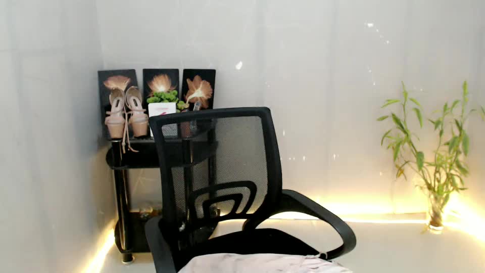 enchantress_mia03 Adult Chat July 4, 2026