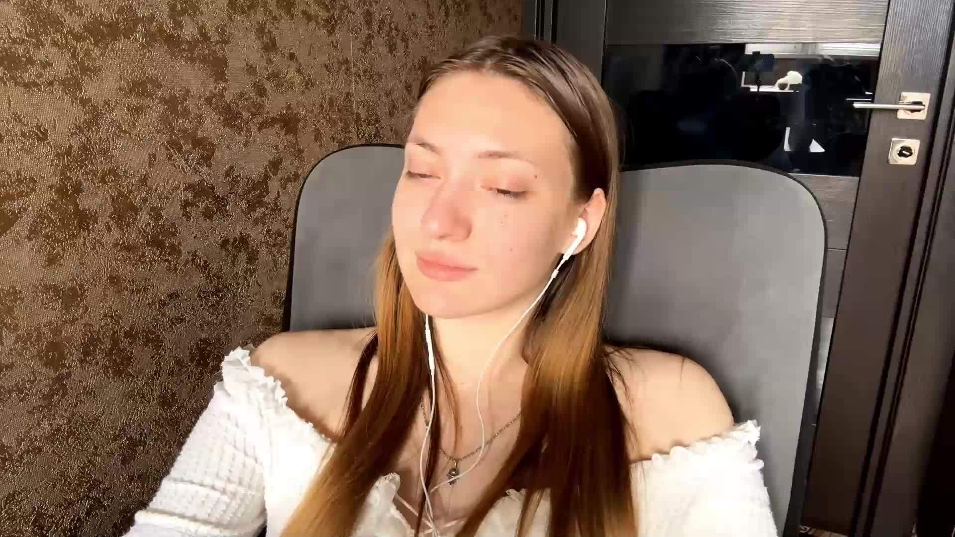 MyrticeDollen Adult Chat July 4, 2026