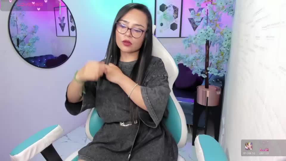tiara_r Adult Chat July 4, 2026
