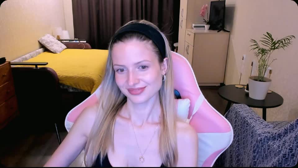 julie_flores Adult Chat July 6, 2026