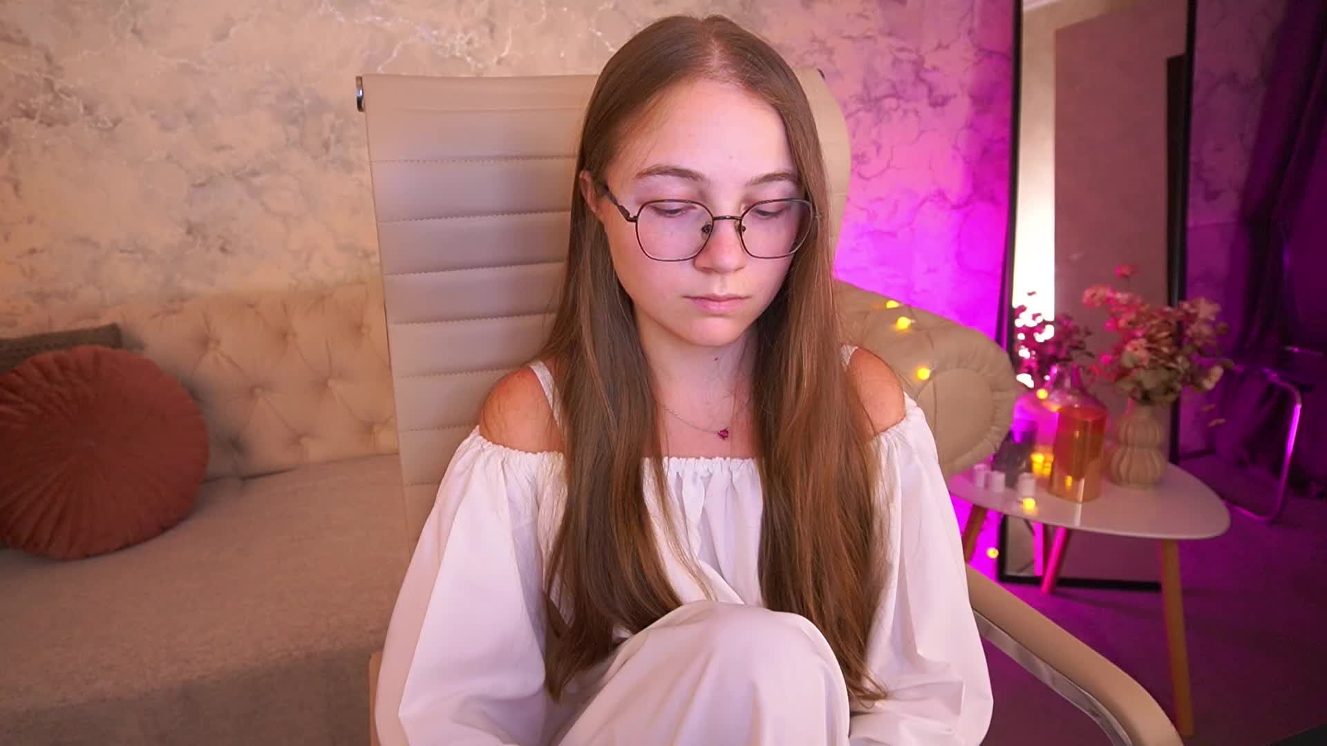 ArrinaWairr Adult Chat July 7, 2026