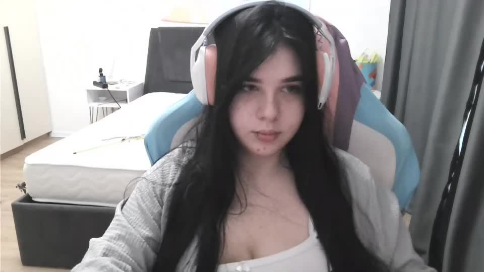 julianesanzo Adult Chat July 7, 2026