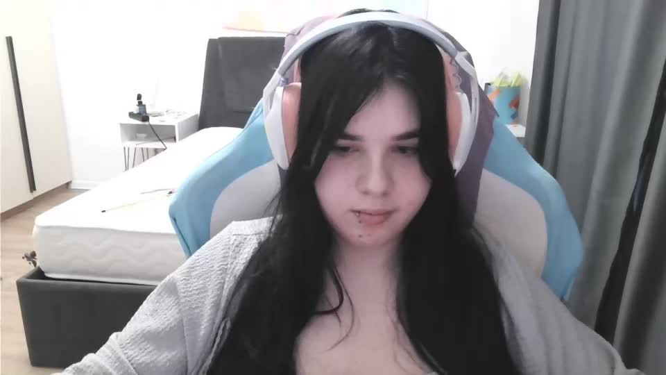 julianesanzo Adult Chat July 7, 2026