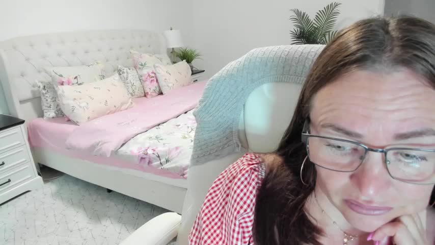 Vika73 Adult Chat July 7, 2026