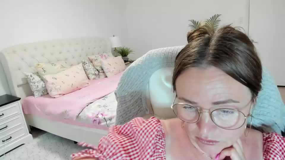 vika7333 Adult Chat July 7, 2026