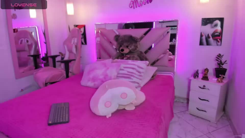 karly_moonn Adult Chat July 7, 2026