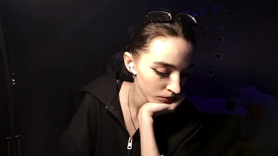 elinorashfield Adult Chat July 8, 2026