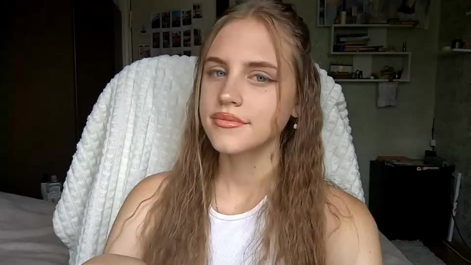 annysunshinee Adult Chat July 8, 2026