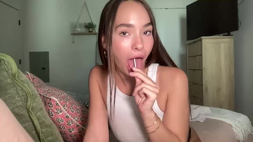 carolineoxox Adult Chat July 8, 2026