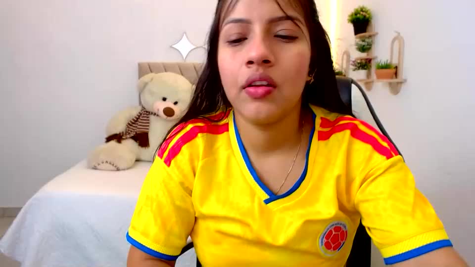 zara_cute18 Adult Chat July 8, 2026