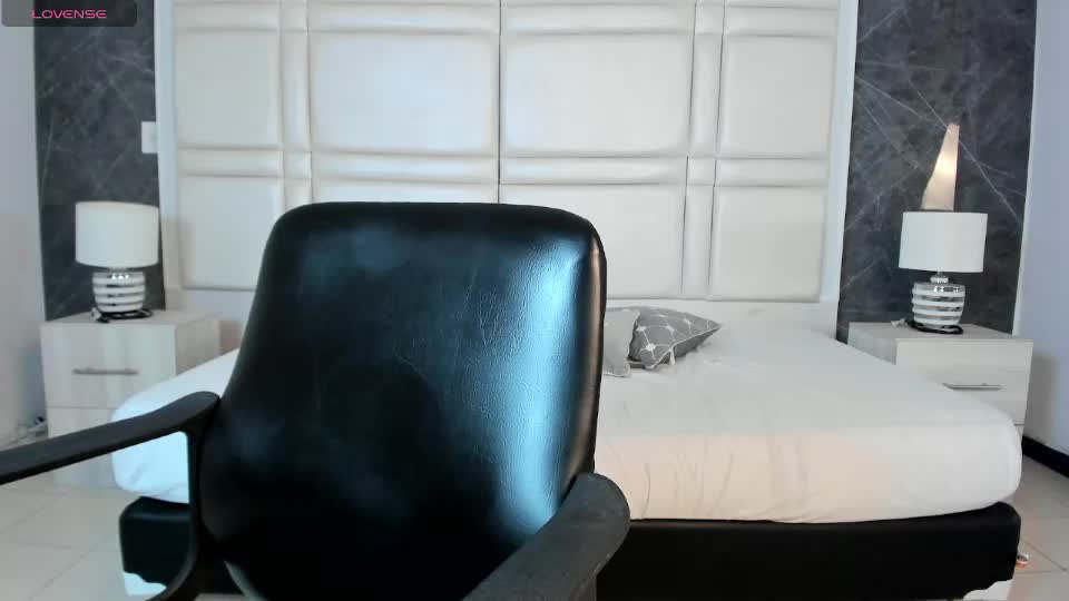 zoelinss_ Adult Chat July 8, 2026