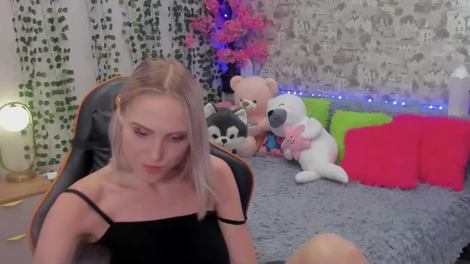 gina_lovelyy Adult Chat July 8, 2026
