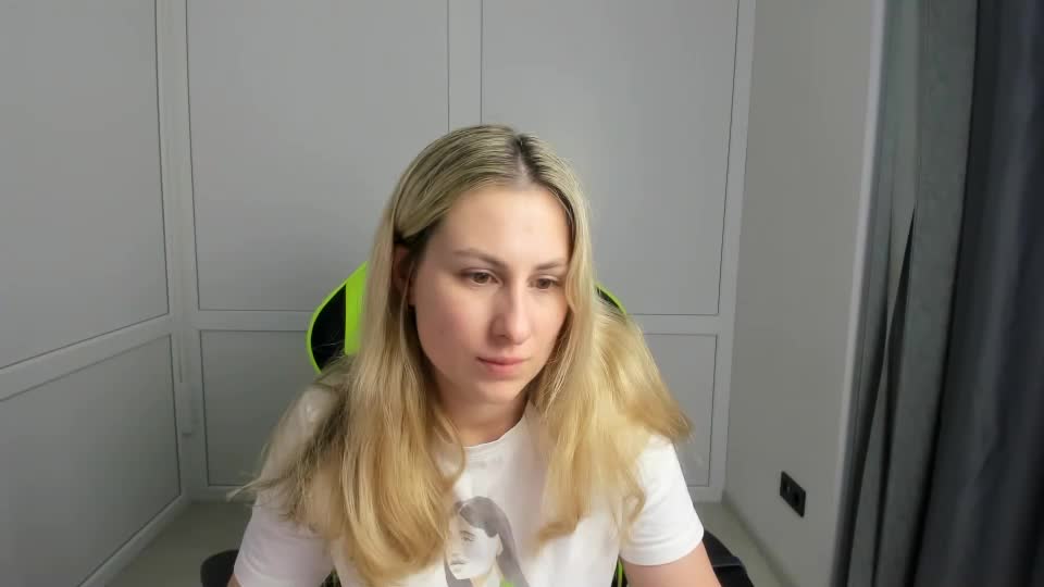 julia_sunshinee Adult Chat July 10, 2026