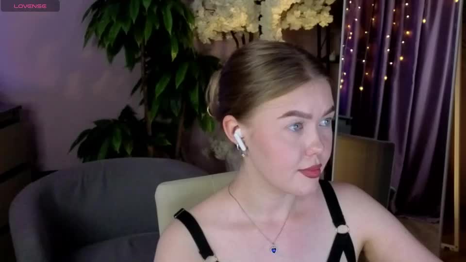 _liilcrystal_ Adult Chat July 10, 2026