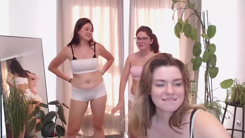 julie_meow246 Adult Chat July 11, 2026
